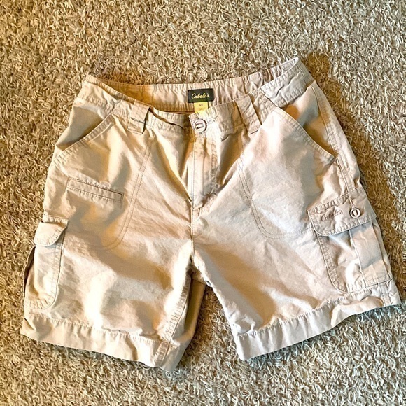 Cabela’s tan shorts size 8 - Picture 1 of 8